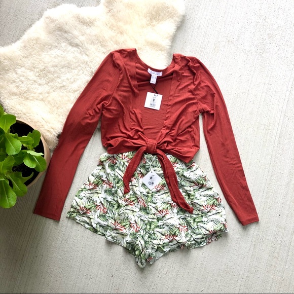 ReVamped Burnt Red Stretchy Tie Top size Medium Polyester Spandex Blend Crop Top - Picture 12 of 16